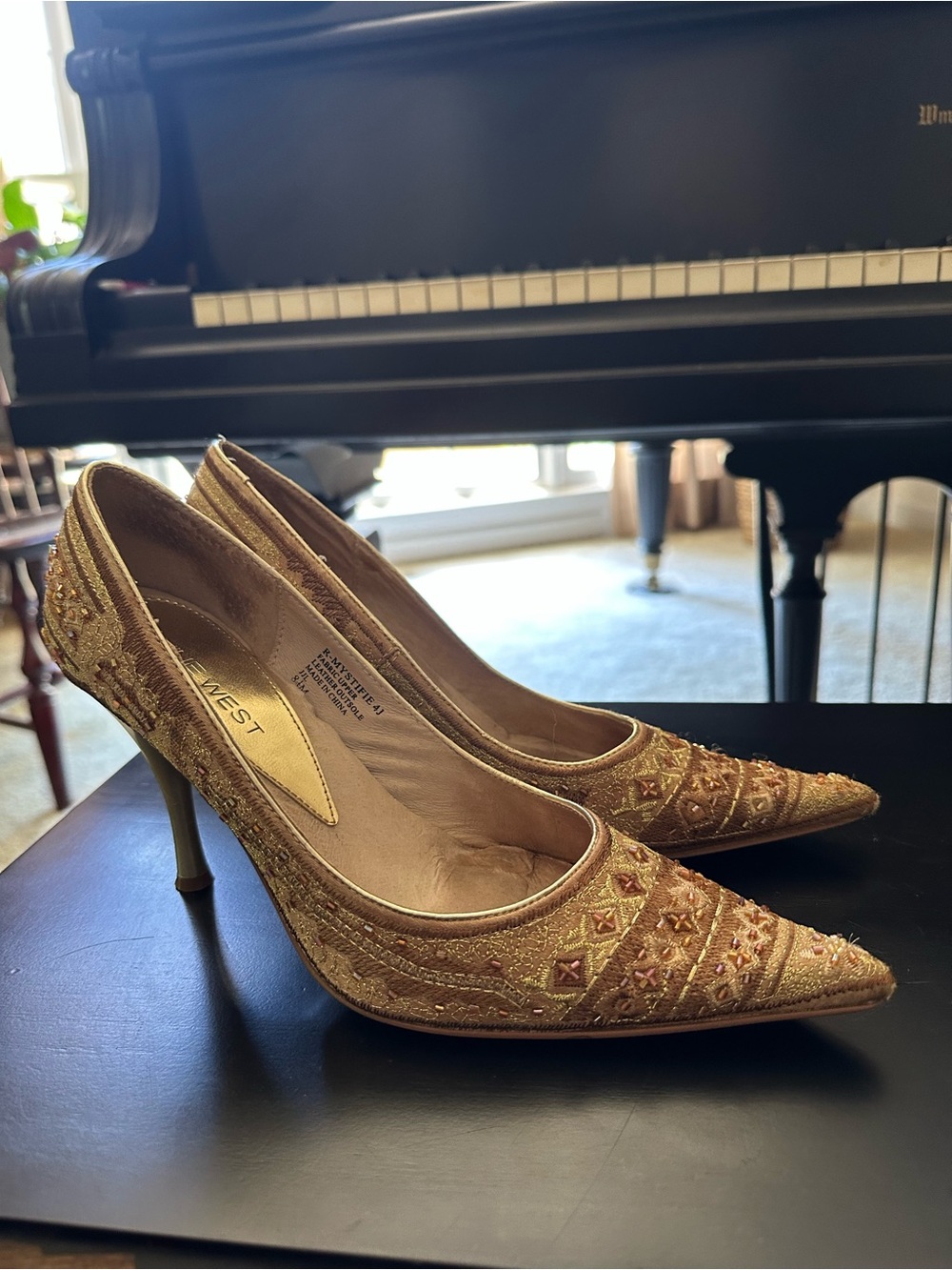 Vintage Nine West Gold Embellished Beaded Pointed-Toe Women's Heels Size 8.5